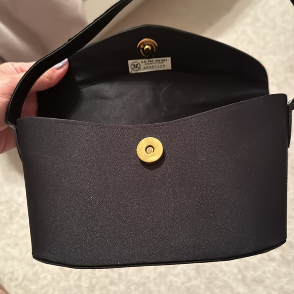 FINAL CHANCE! CLOSET CLOSING! - Picture 6 of 11